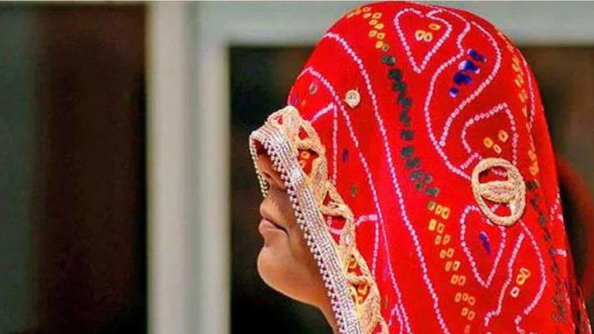 Crime News: पति ने पत्नी के प्रेमी को उतारा मौत के घाट, बोला- बुरी नजर रखने से परेशान होकर फावड़े से काटा