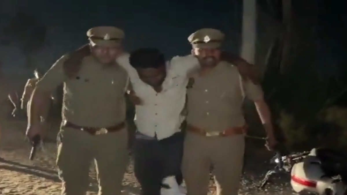 सपा नेता निकला चेन लुटेरा: मुठभेड़ में गिरफ्तार, पैर में लगी गोली, देखिए Viral Video