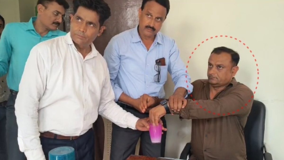 लोकायुक्त की कार्रवाई: 15 हजार की रिश्वत लेते पटवारी को रंगे हाथ दबोचा, इस एवज में मांगी थी घूस  