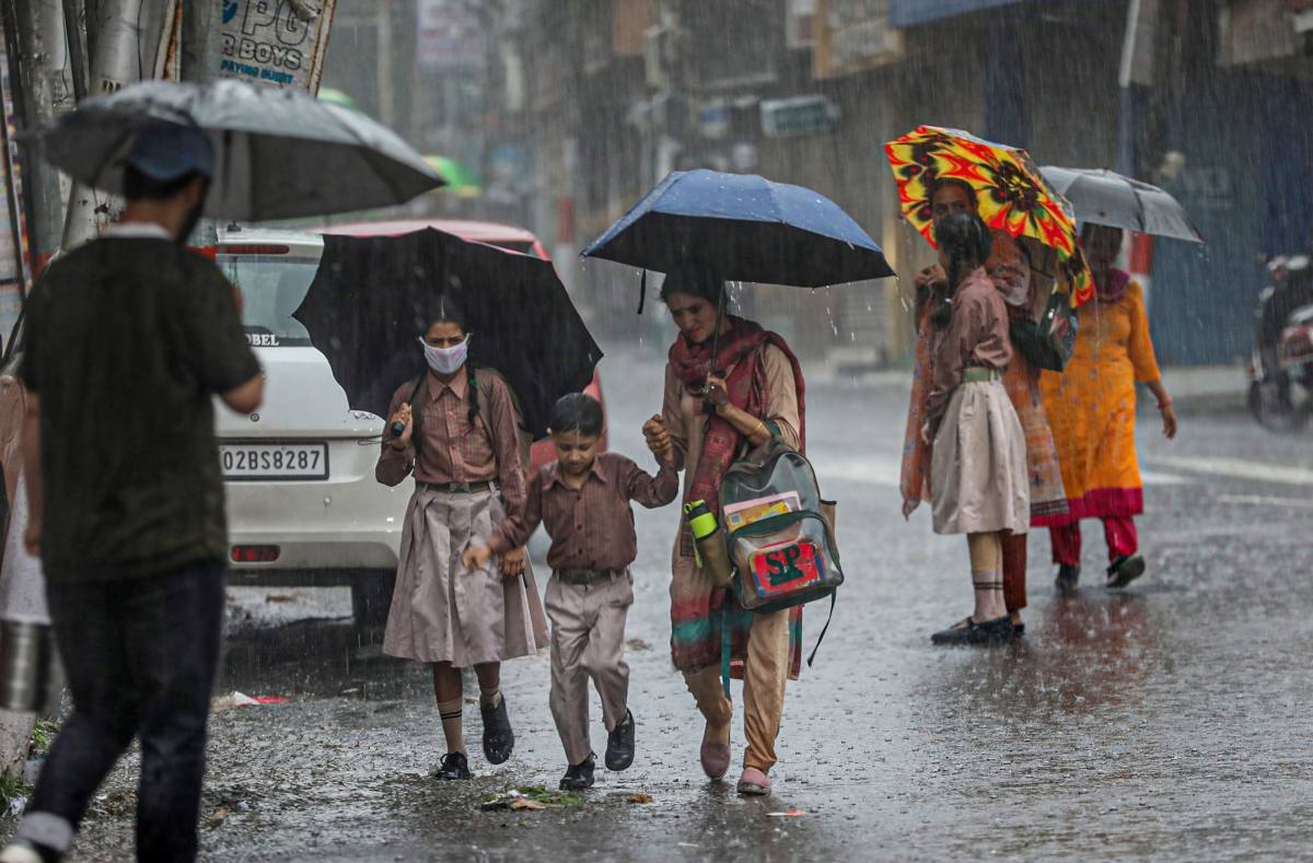 Monsoon Arrival: MP-UP और बिहार समेत 7 राज्य के लोग निकाल लें छाता और रेनकोट, आंधी-तूफान के साथ आ रहा मानसून, 72 घंटों का काउंटडाउन हुआ शुरू