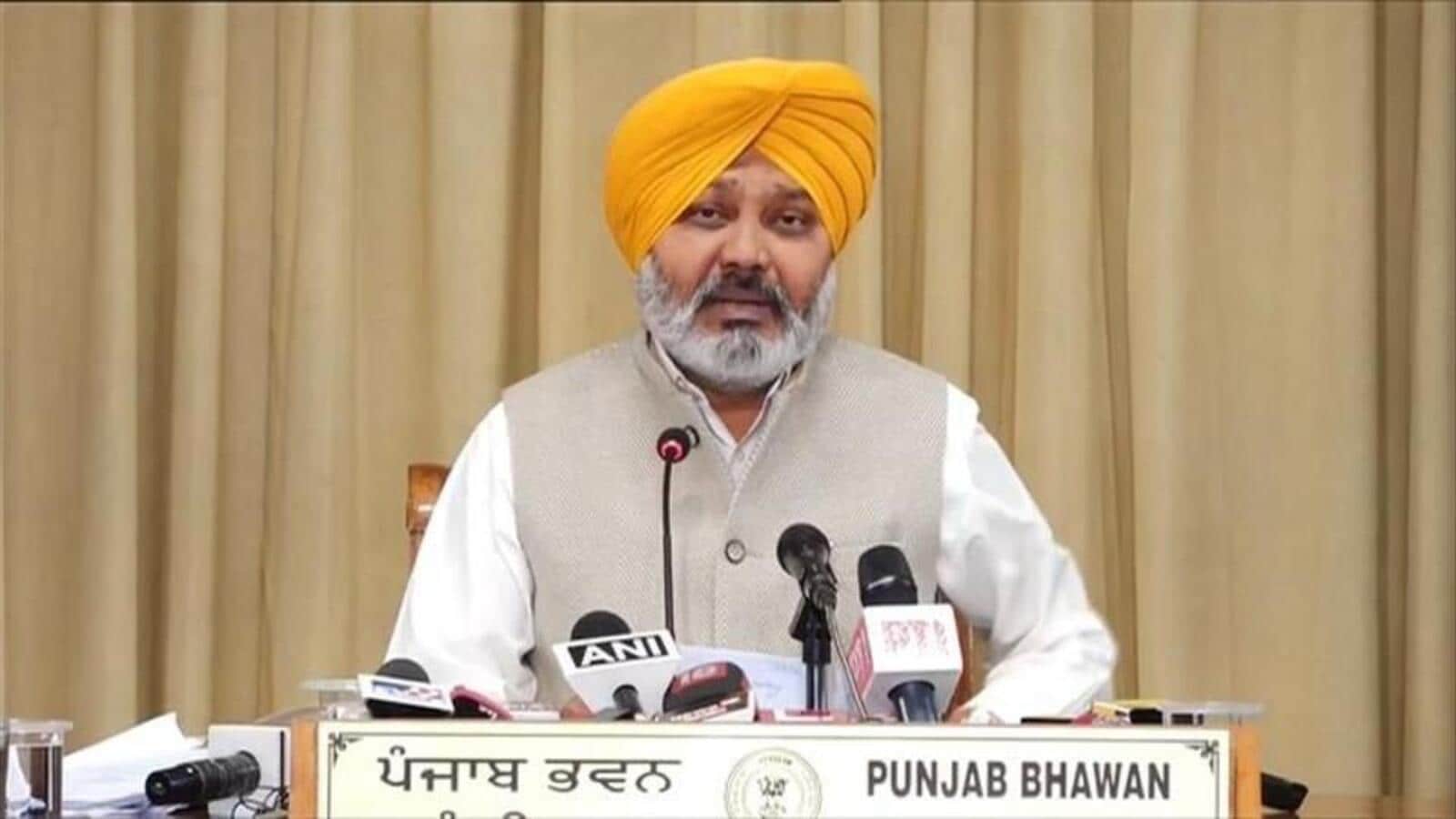 छठे वेतन आयोग की सिफारिशें लागू करने को मंजूरी, सहायता प्राप्त संस्थानों के कर्मचारियों को मिलेगा फायदा
