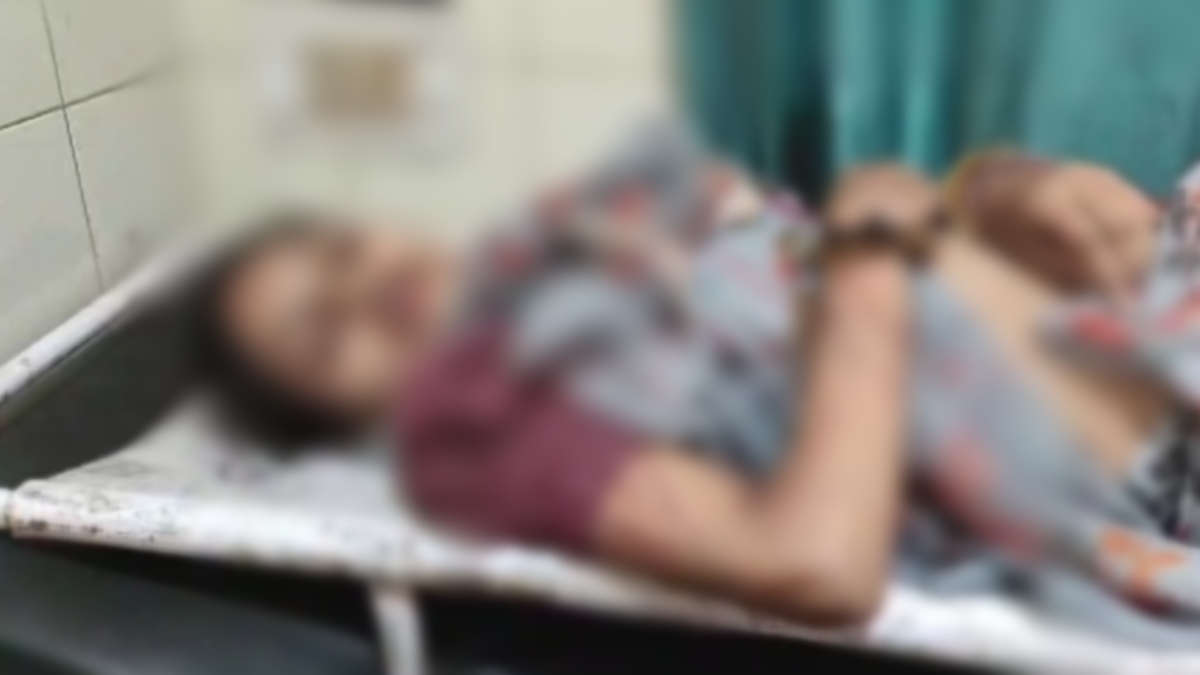 पति के साथ जा रही महिला को ट्रैक्टर ने मारी टक्कर: घटनास्थल पर तोड़ा दम, पति और 3 साल का मासूम घायल