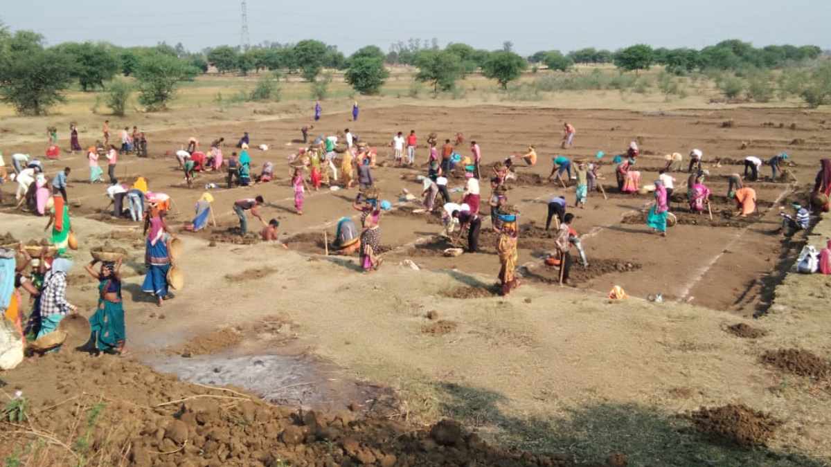 छत्तीसगढ़ में मनरेगा के अंतर्गत 4 साल का टूटा रिकार्ड: 6 महीने में 10 करोड़ 93 लाख मानव दिवस सृजित, 1 लाख 73 हजार निर्माण कार्य पूरे
