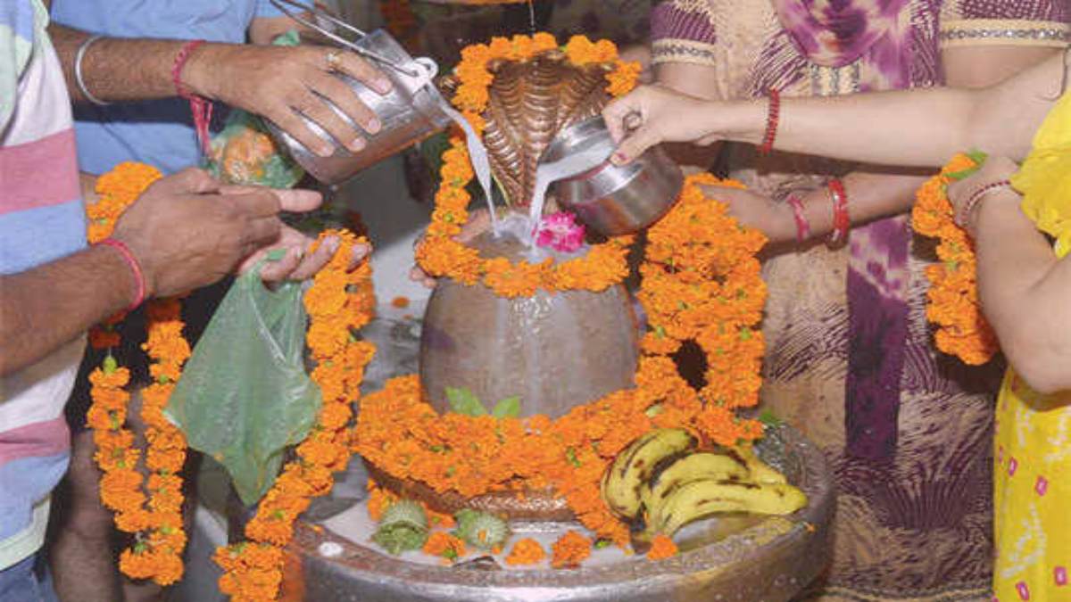 प्रदोष काल में गन्ने के रस से करें शिव जी का रूद्राभिषेक, जीवन में आएगी सुख-समृद्धि…