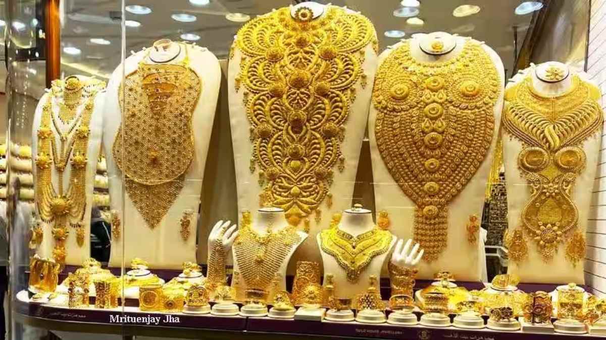 आज कैसा रहा सराफा बाजार का कारोबार, जानिए किस भाव पर बिके सोना और चांदी ?