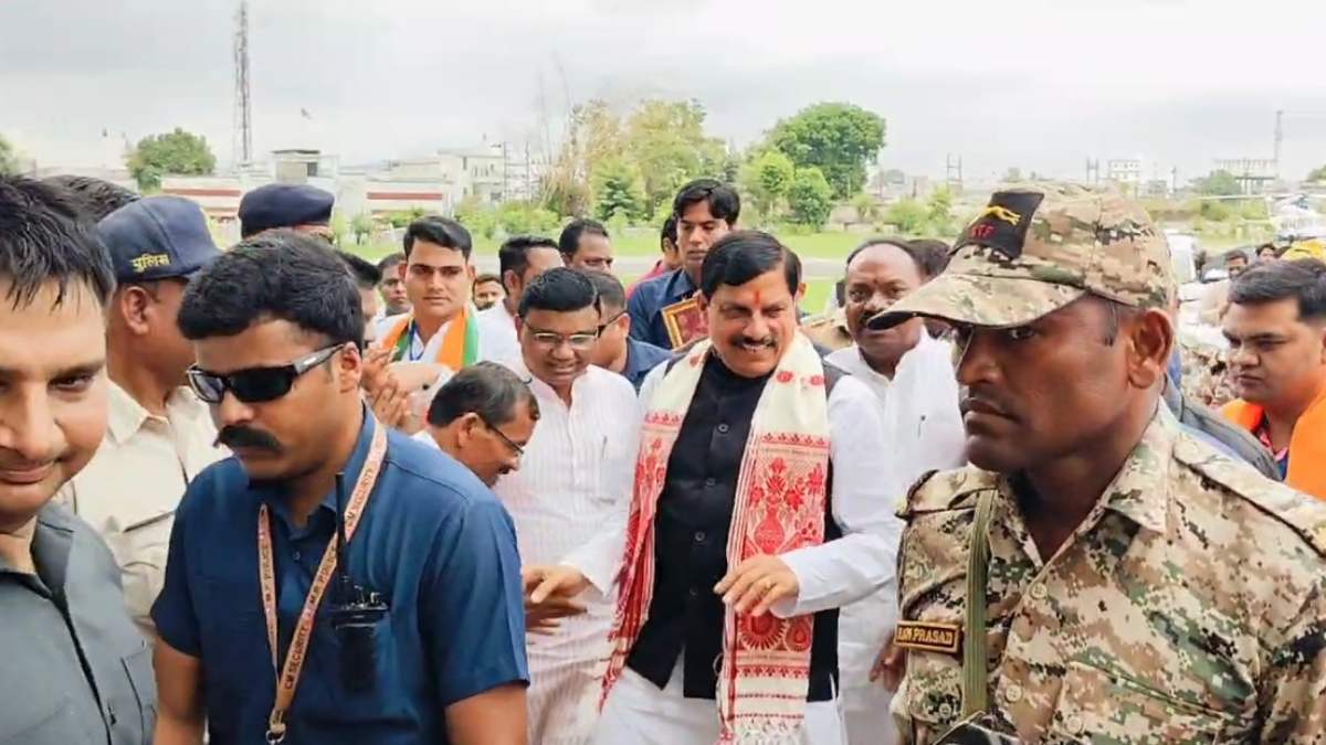 बालाघाट पहुंचे CM डॉ मोहन: इनामी नक्सली को मार गिराने वाले हॉकफोर्स के जांबाज सिपाहियों को देंगे अवार्ड