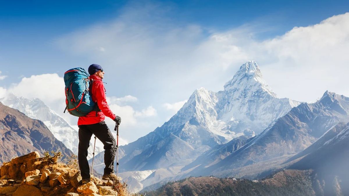 पहाड़ी वादियों में Trekking पर जाने से पहले ऐसे करें Planning, इन चीज़ों को Pack करना ना भूलें…