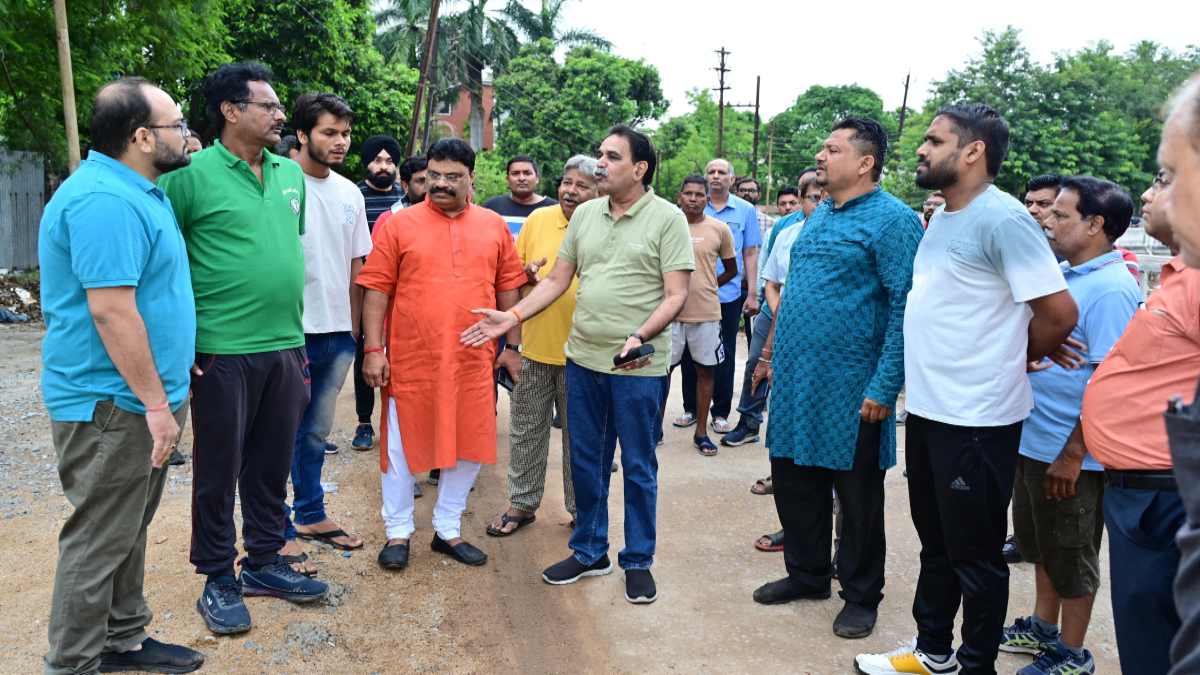 पूर्व मंत्री राजेश मूणत ने किया प्राचीन कर्बला तालाब का निरीक्षण, 15 दिन के भीतर अतिक्रमण हटाने के दिए निर्देश, अफसरों को कहा- गलती नहीं की जाएगी बर्दाश्त…