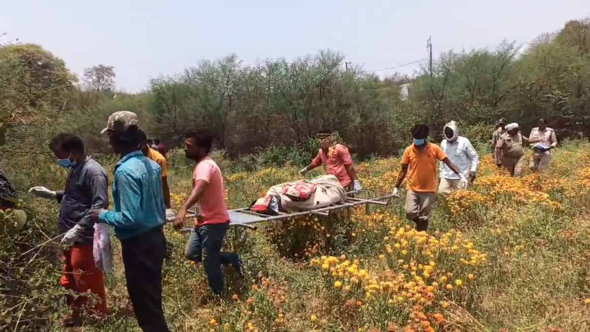 ज्वेलरी के लिए महिला की हत्या: पेट में दर्द का बहाना बनाकर बुजुर्ग को बुलाया, फिर गमछे से घोंट दिया गला, 2 आरोपी गिरफ्तार