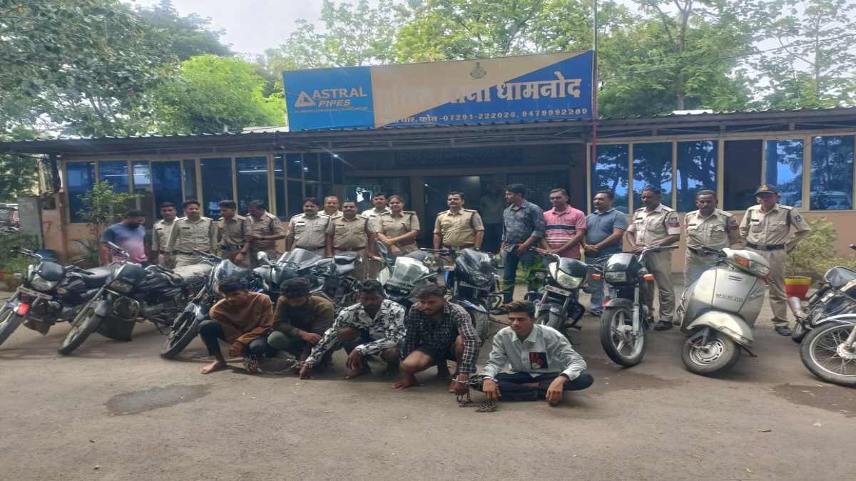 चोर गिरोह को पर्दाफाश: 5 आरोपी चढ़े पुलिस के हत्थे, 9 लाख की बाइक जब्त, ऐसे देते थे वारदात को अंजाम