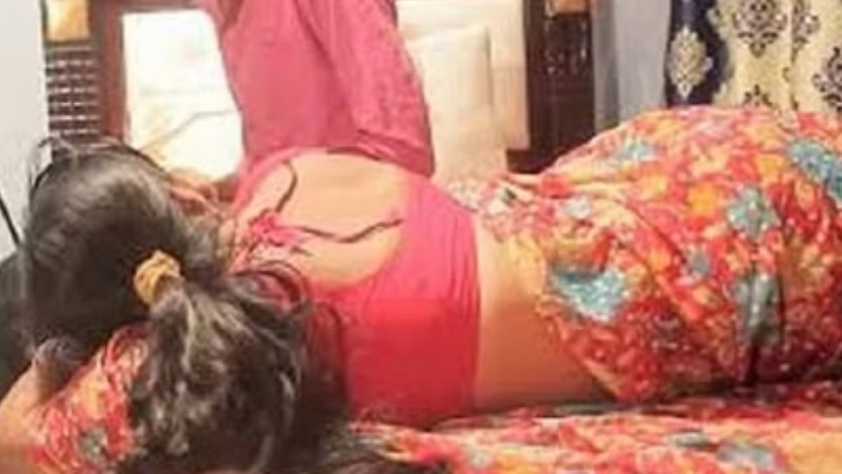 तुम मेरे Friend के साथ Sex करोगी… पति ने पत्नी को पिलाई नशीली कोल्ड ड्रिंक, कर दिया दोस्त के हवाले, फिर दोनों ने किया गैंगरेप, Porn Video भी बनाया