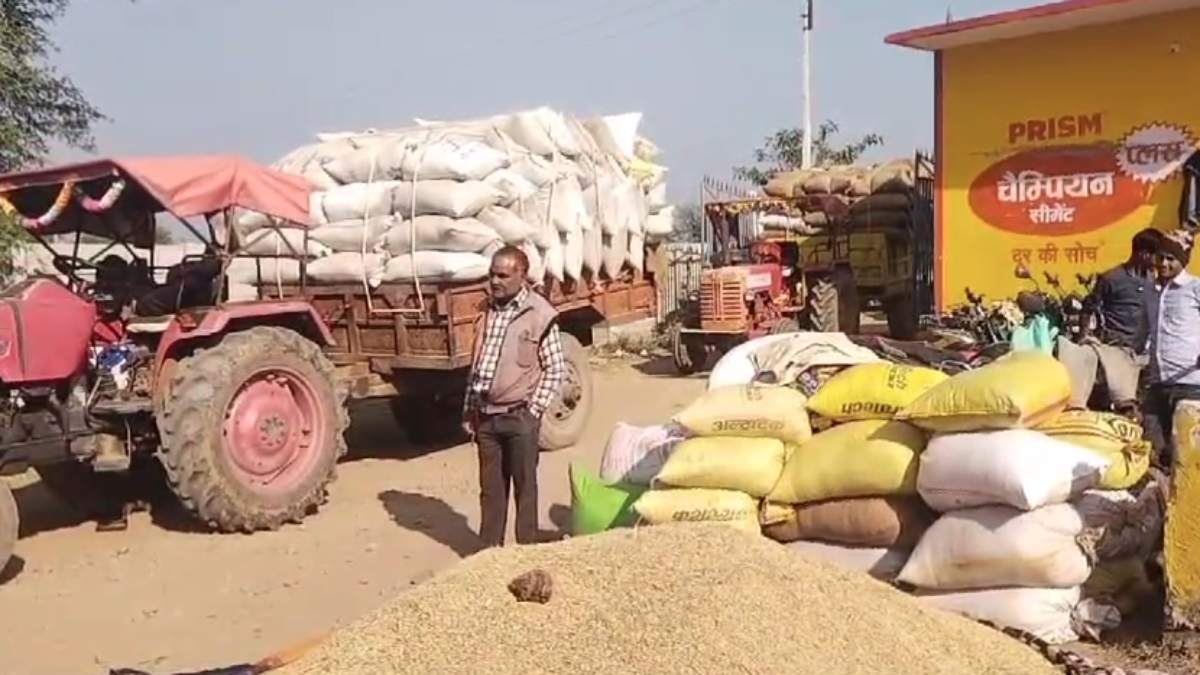 किसानों से खरीदा गया गेहूं गोदाम पहुंचने के पहले गायब, खरीदी केंद्र प्रभारी समेत अन्य लोगों से होगी 23 लाख की वसूली