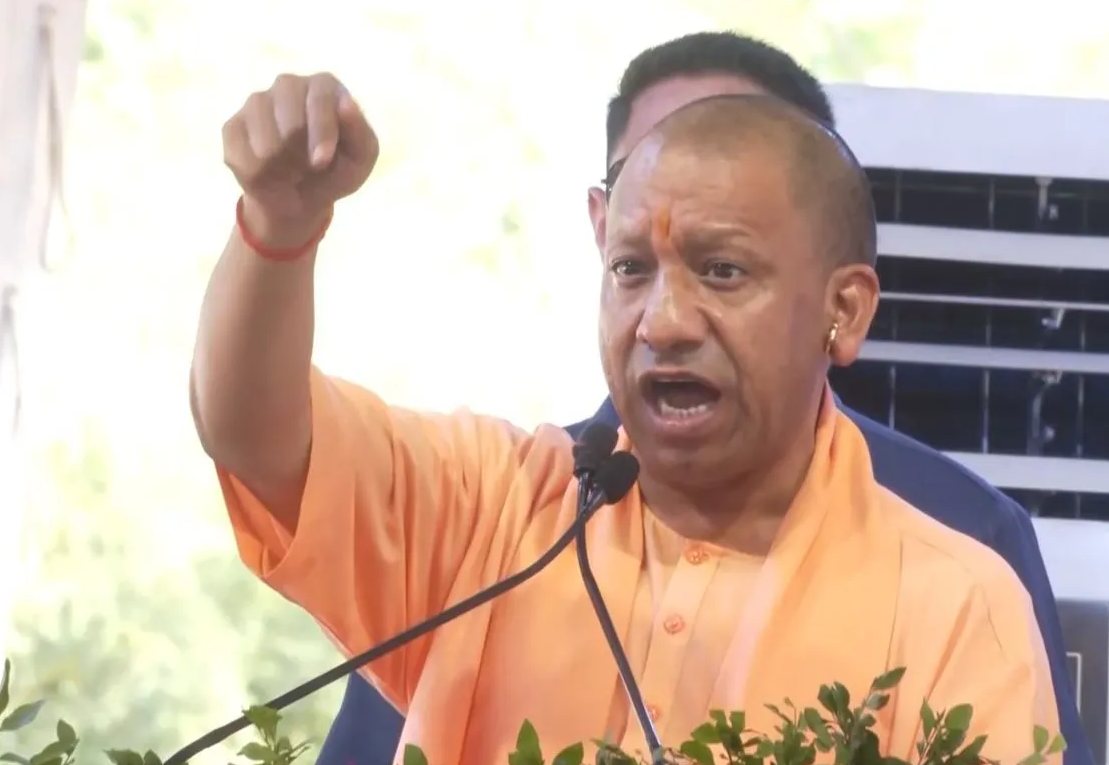 भ्रष्टाचार पर एक्शन मोड में CM योगी, 55 पुलिसकर्मी निलंबित, मचा हड़कम