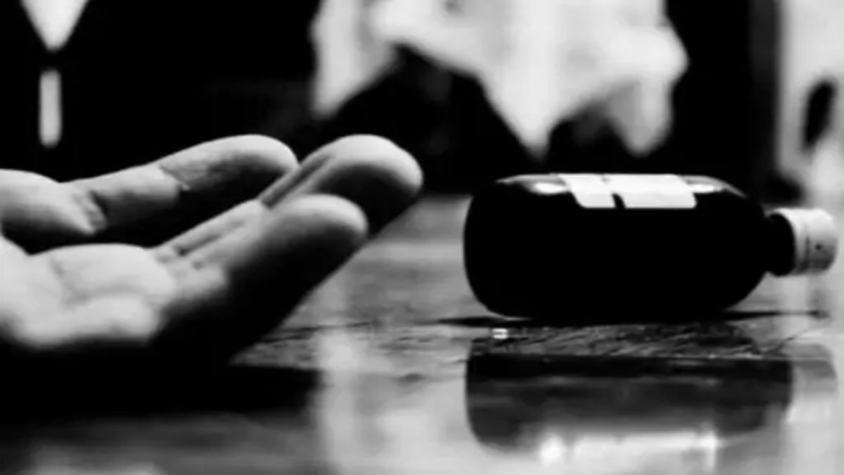 छेड़छाड़ से परेशान किशोरी ने की आत्महत्या: जहर खाकर दी जान, इलाज के दौरान तोड़ा दम