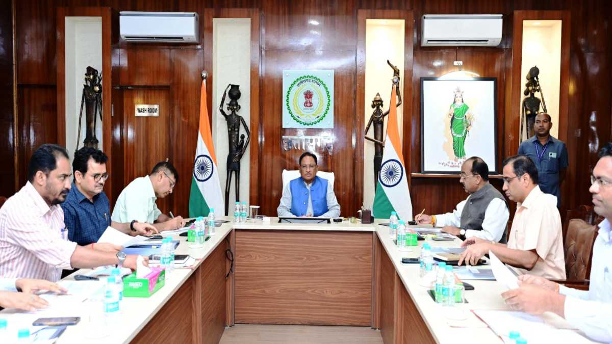 मुख्यमंत्री साय ने की जल जीवन मिशन के कार्यों की समीक्षा, बरसात में स्वच्छ पेयजल की पुख्ता व्यवस्था के दिए निर्देश, शिकायतों के लिए टोल-फ्री नंबर जारी