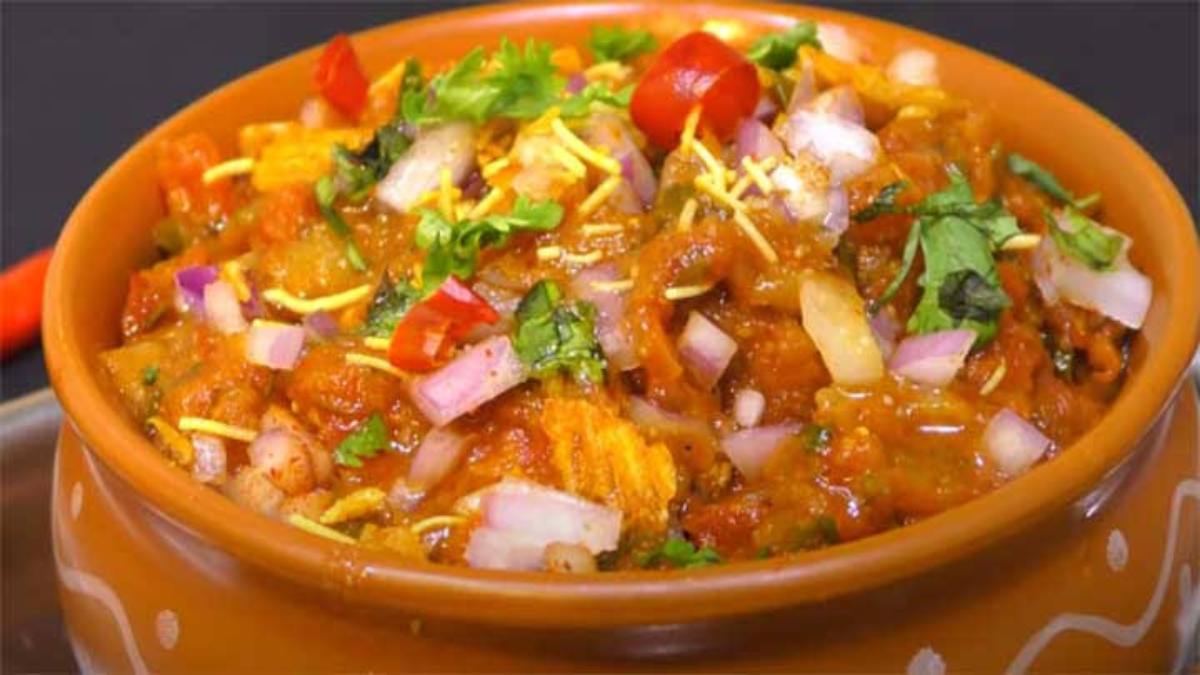 Todays recipe- मानसून में लेना है चटपटे चाट का स्वाद, तो घर पर बनाएं बनारस की फेमस टमाटर चाट