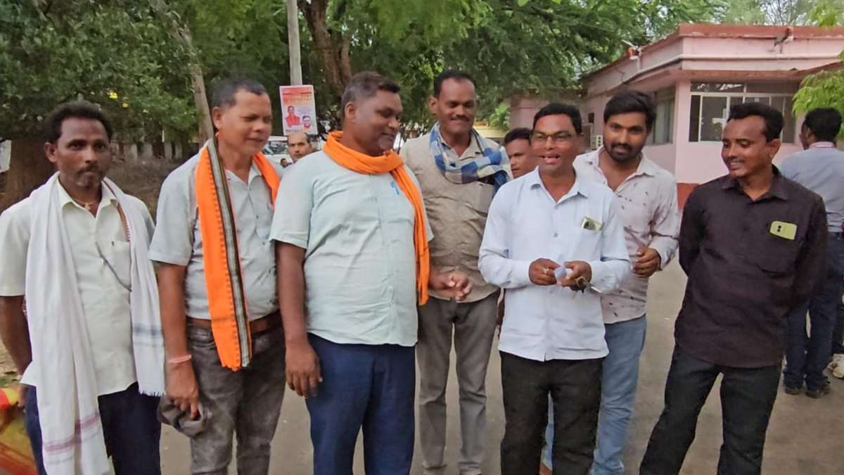 रेत माफिया की दबंगई : पीएम आवास के लिए सप्लाई हो रहे वाहनों से उगाही, दौरे पर आए मंत्री जायसवाल से हुई शिकायत, सख्त कार्रवाई के दिए निर्देश