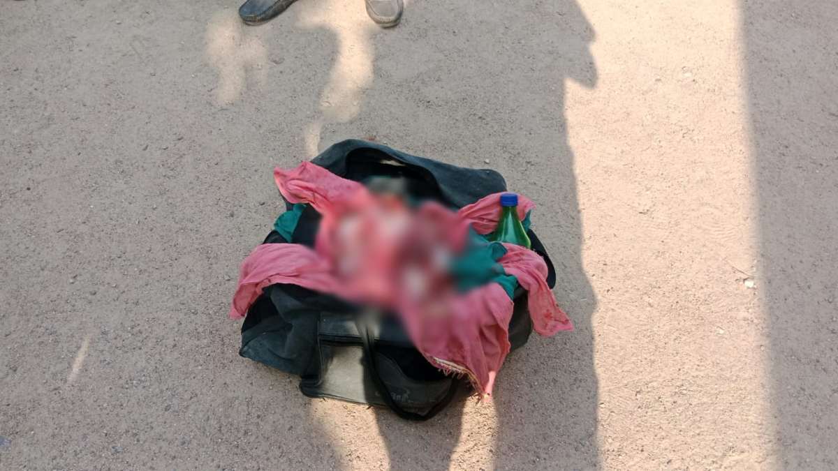बस में मिला गौमांस : हिंदू संगठनों ने किया हंगामा, UP से लाया जा रहा था MP, महिला के खिलाफ FIR दर्ज