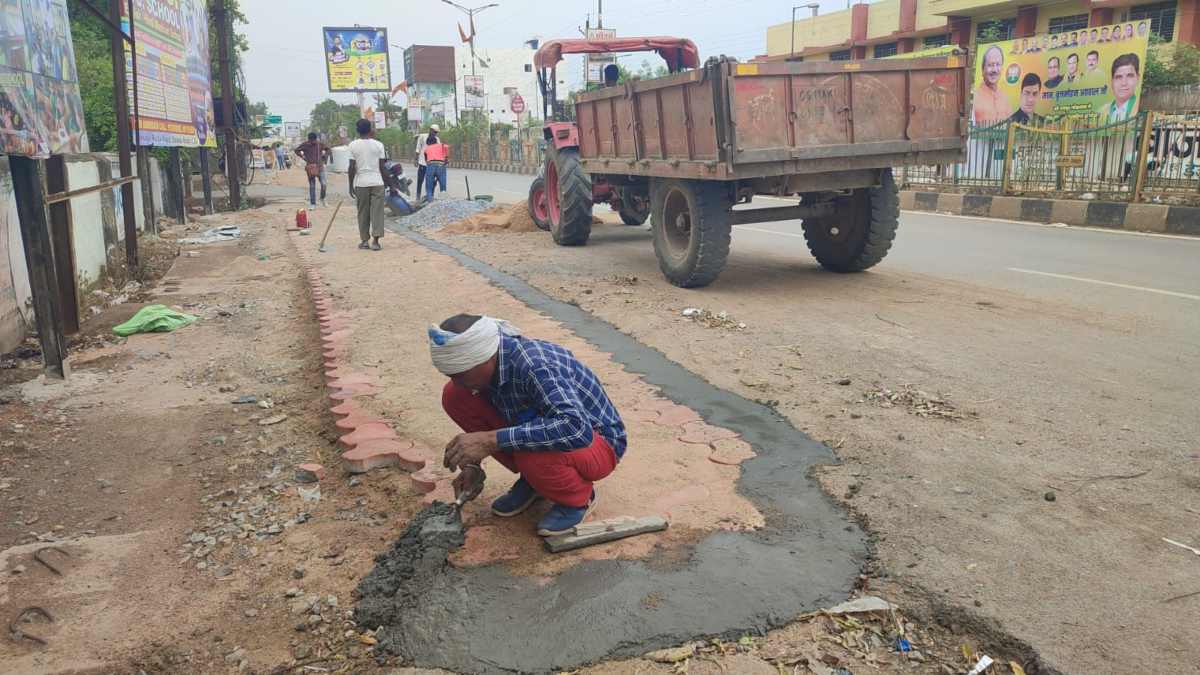 करोड़ों की लागत से बन रहा पाथवे, निर्माण की गुणवत्ता पर उठ रहे सवाल, जिम्मेदार कह रहे जांच की बात…