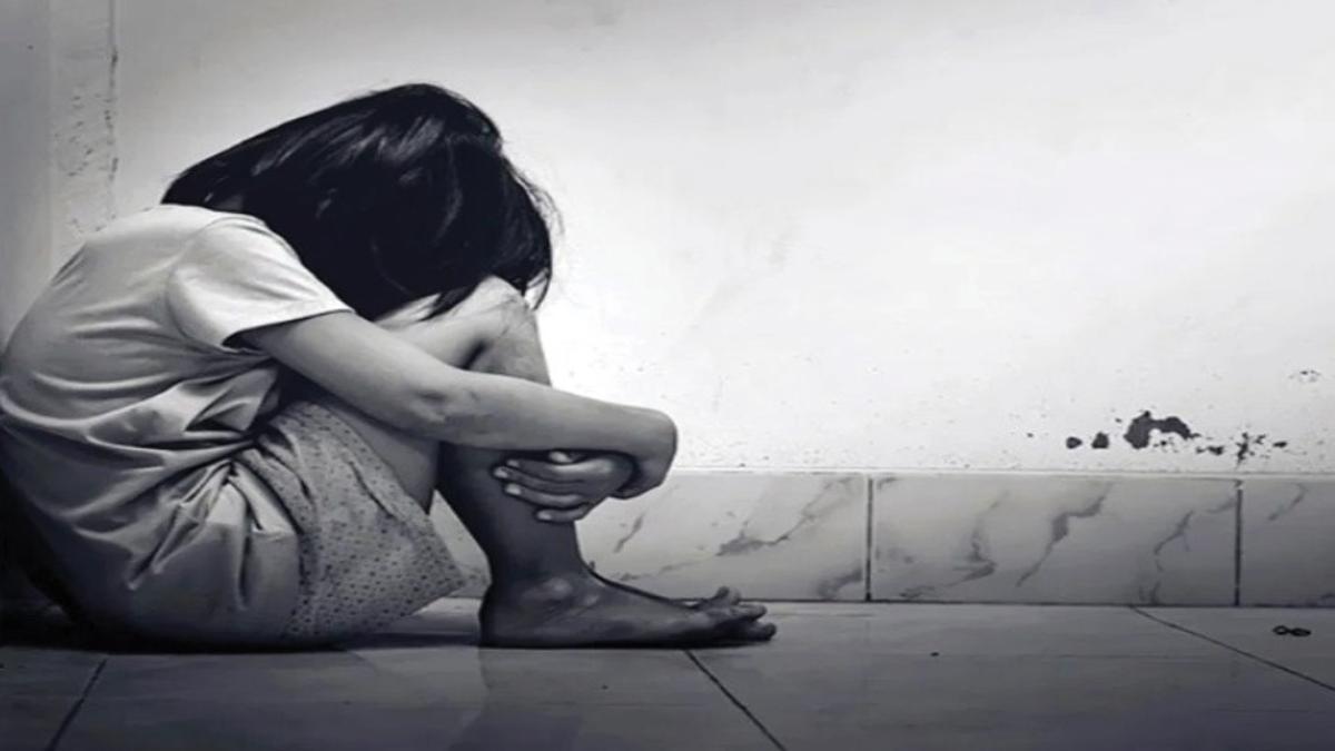 शौच करने गई नाबालिग दिव्यांग से दुष्कर्म, पड़ोसी ने बनाया हवस का शिकार