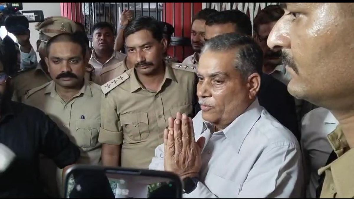 लोक आयोग के आयुक्त जस्टिस शर्मा ने मांगी माफी, कहा- आयोग के कर्मचारियों की गलती पर मैं माफी मांगता हूँ, कल कड़ी कार्रवाई होगी…