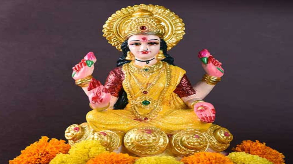 Vastu Tips : घर में मां लक्ष्मी की कितनी प्रतिमा रखना है सहीं रखें, उचित नहीं माना जाता ये काम …