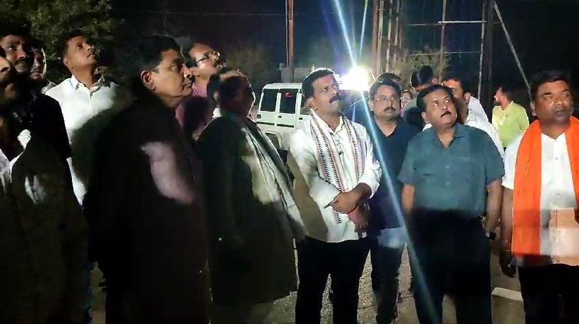 बलौदाबाजार हिंसा मामला : देर रात घटना का जायजा लेने पहुंचे गृहमंत्री समेत तीन मंत्री, विजय शर्मा बोले- घटना की होगी पूरी जांच, दोषियों को बख्शा नहीं जाएगा