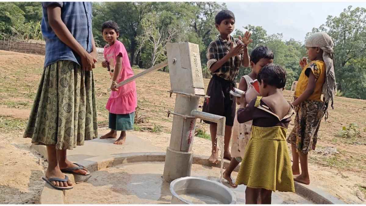 नक्सल प्रभावित क्षेत्रों में पहुंचने लगी बुनियादी सुविधाएं, नियद नेल्लानार योजना से वनांचल में बदलाव की बयार