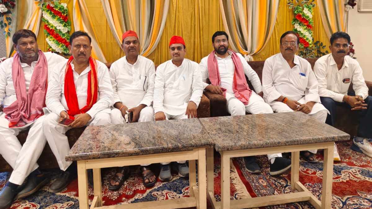 Kushinagar Lok Sabha Election: कुशीनगर में सपा प्रत्याशी को निषाद समाज के बड़े नेताओं का समर्थन