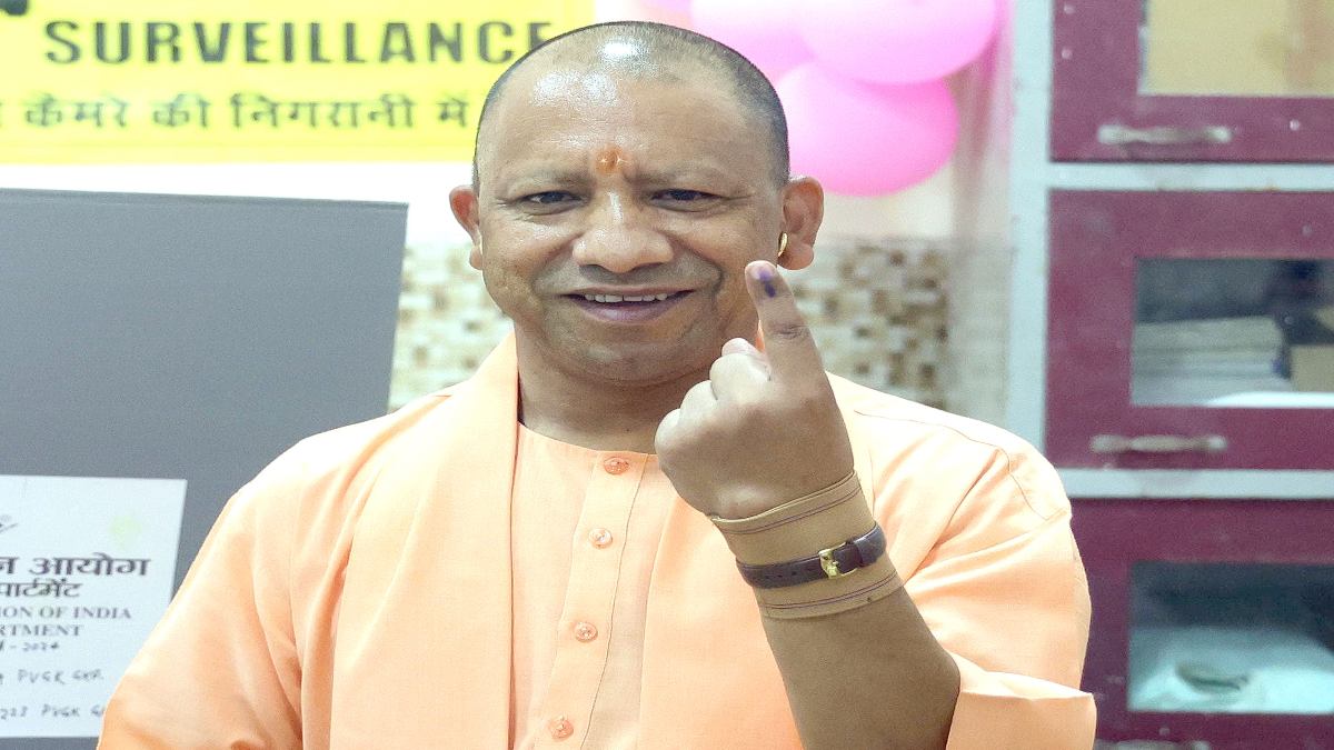 Lok Sabha Election: मुख्यमंत्री योगी आदित्यनाथ ने किया मतदान, कहा- प्रचंड बहुमत से फिर BJP बनाएगी सरकार