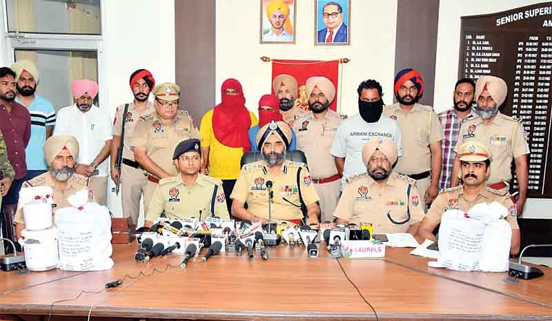 Punjab News: पाकिस्तानी तस्करों से जुड़े गिरोह का पर्दाफाश, 9.2 किलो हेरोइन के साथ 3 गिरफ्तार
