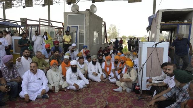 लाडोवाल टोल प्लाजा को धरने से 6 करोड़ रुपये का नुकसान