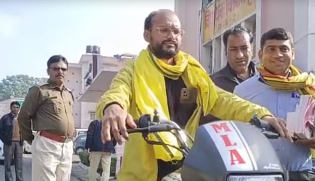 MP के बाइक वाले MLA ने CM मोहन को लिखा पत्र, अतिथि शिक्षकों के लिए की यह मांग