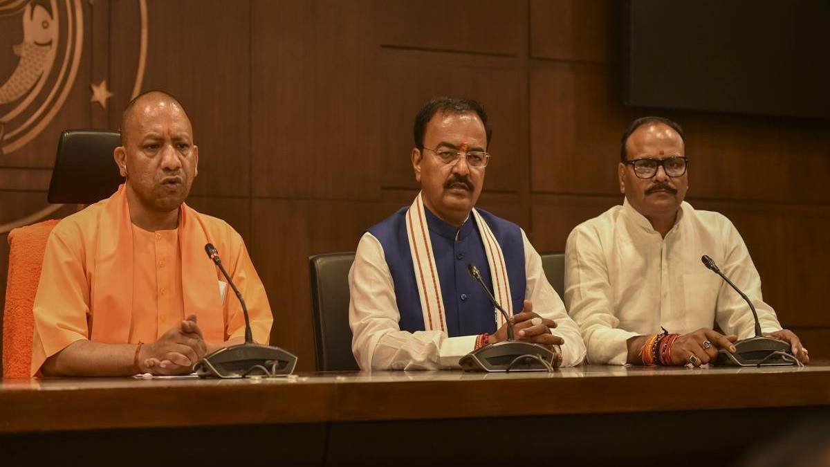 योगी की कैबिनेट बैठक खत्म: मीटिंग में नहीं शामिल हुए दोनों डिप्टी सीएम, जानें कारण…