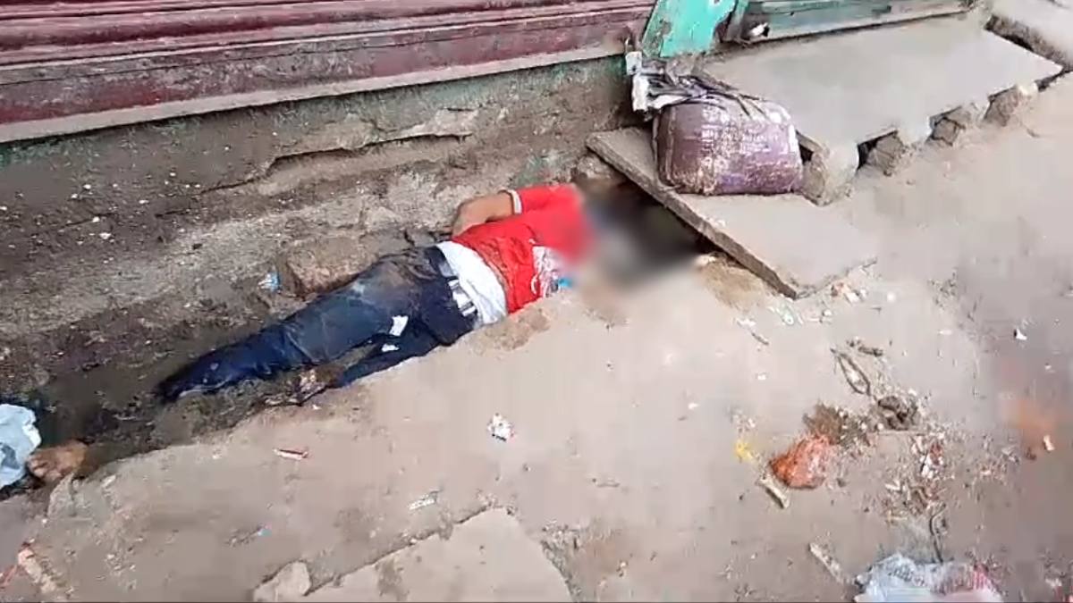 शराब दुकान के पास नाली में मिली युवक की लाश: इलाके में फैली सनसनी, जताई जा रही ये आशंका