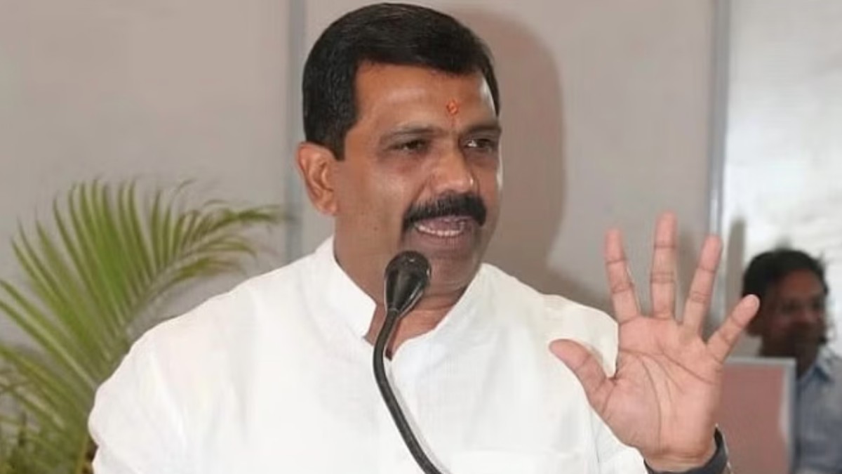 इंदौर निगम के नेता प्रतिपक्ष ने महापौर पर लगाए गंभीर आरोप: कहा- बैठक कक्ष में CA-डॉक्टरों का समारोह निंदनीय, लोकतंत्र के मंदिर का मजाक बना दिया