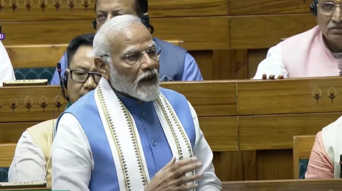 PM Modi Lok Sabha Speech Live: हंगामे के बीच लोकसभा में जवाब दे रहे पीएम मोदी, कहा- हम तुष्टिकरण नहीं, संतुष्टिकरण का विचार लेकर चले हैं