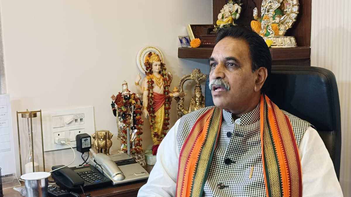 विधानसभा घेराव पर विधायक राजेश मूणत ने कांग्रेस पर साधा निशाना, कहा- अपने कार्यकाल को उठाकर देखे…