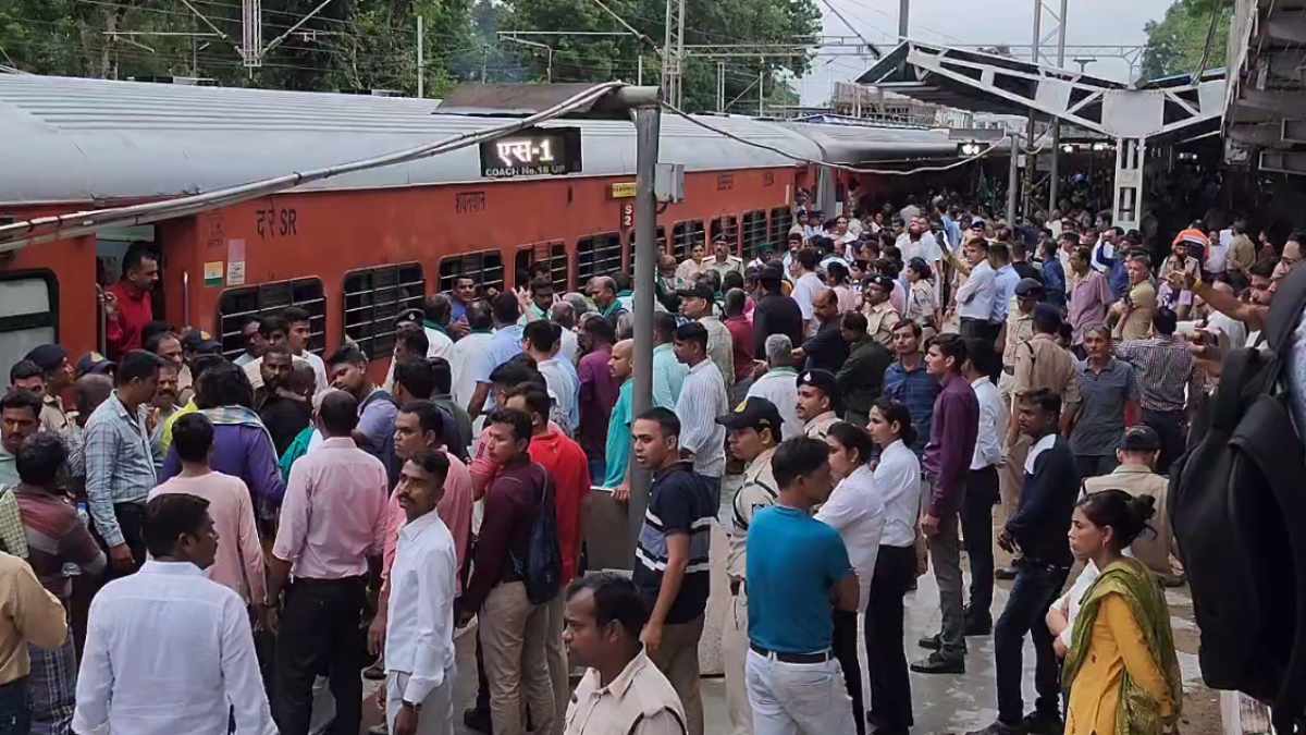 छावनी बना रेलवे स्टेशन: आंदोलन के लिए दिल्ली जा रहे किसानों को उतारा, 50 से अधिक हिरासत में, पूर्व केंद्रीय मंत्री ने साधा निशाना