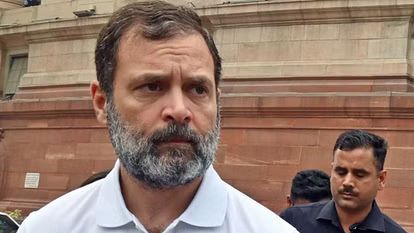 किसान नेताओं को मिलने बुलाया संसद , एंट्री न मिलने पर भड़क गए राहुल गांधी