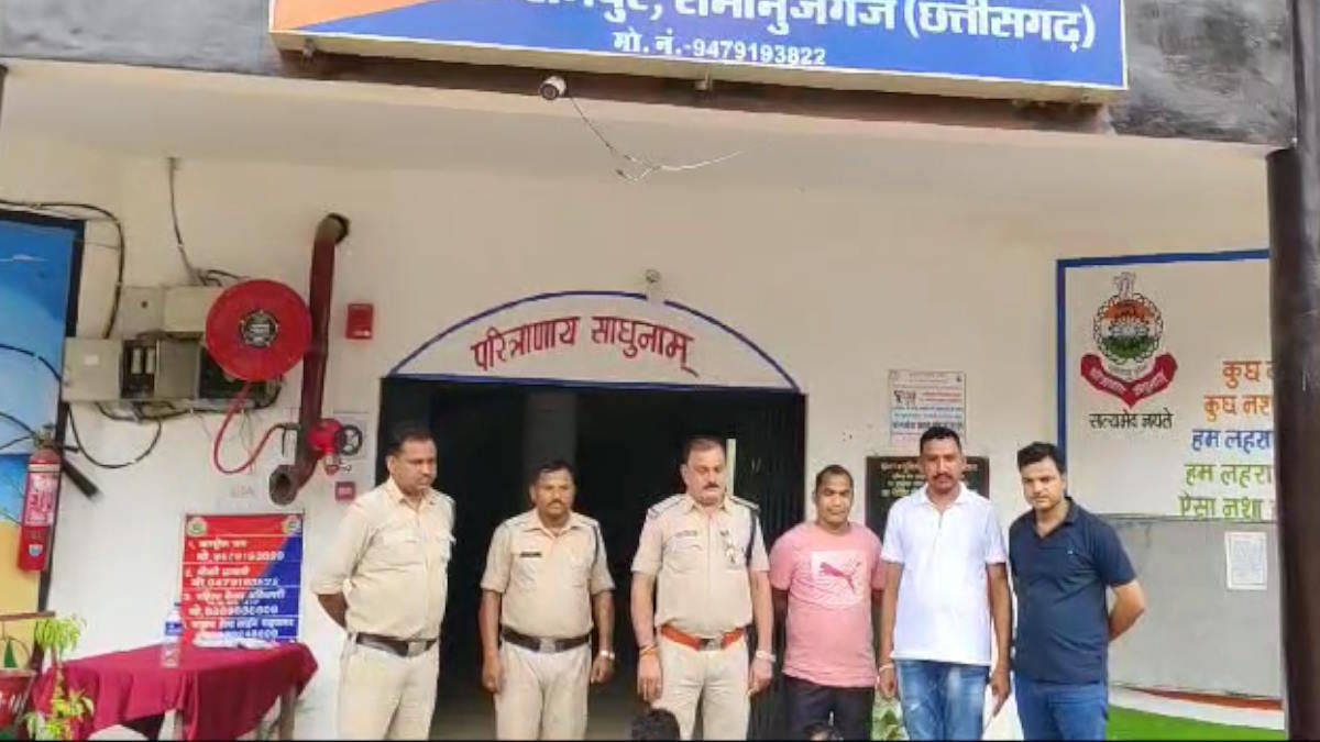 नाम को किया बदनाम, शरीफ ने मासूम किसानों की लोन की राशि लेकर हुआ फरार, तलाश में जुटी पुलिस…