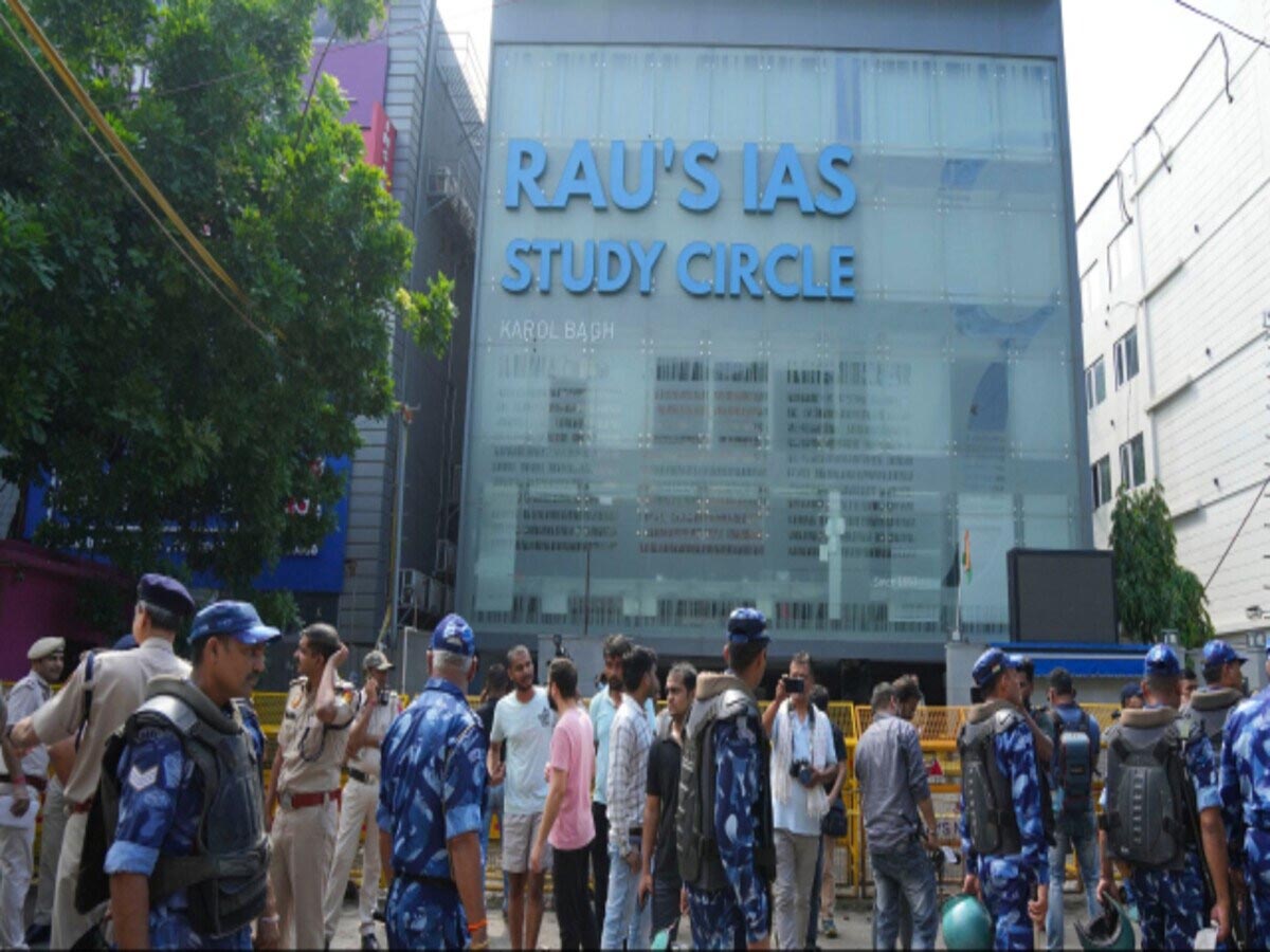 दिल्ली IAS कोचिंग मामले में पुलिस ने 5 लोगों को किया गिरफ्तार, अब तक 7 अरेस्ट, MCD ने स्थानीय JE को टर्मिनेट किया- Delhi IAS Coaching Incident