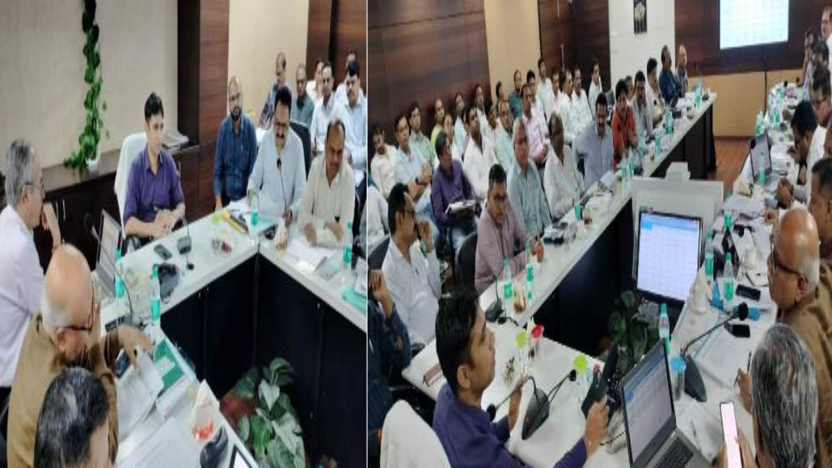 बिजली कंपनी के इंजीनियरों की बैठक, विद्युत आपूर्ति की गुणवत्ता में सुधार और शिकायतें कम करने के दिए गए निर्देश