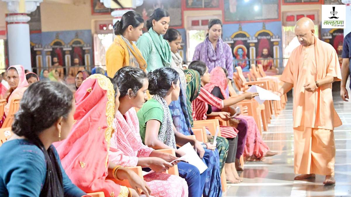 ‘दबंग, माफिया, अपराधी किसी भी दशा में बख्शे न जाएं…’, CM योगी ने अधिकारियों को दिए निर्देश, देखें VIDEO