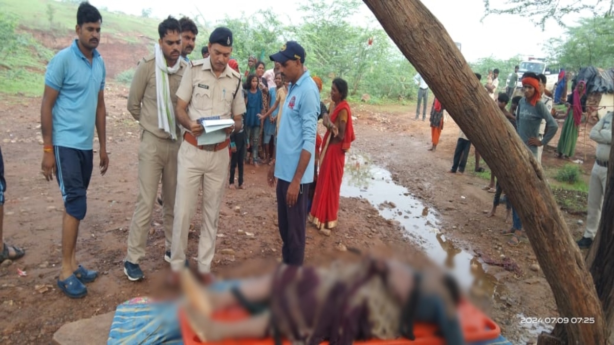 खदान में डूबी महिला का शव बरामद: सुसाइड या हुई हादसे का शिकार, जांच में जुटी पुलिस   