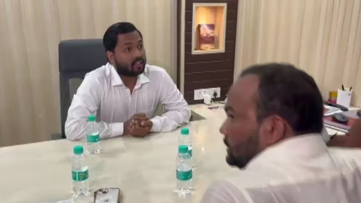 Khan Sir: खान सर की कोचिंग में जांच करने पहुंची पटना पुलिस, एक्शन से मचा हड़कंप, रजिस्ट्रेशन सर्टिफिकेट नहीं दिखाने पर….?