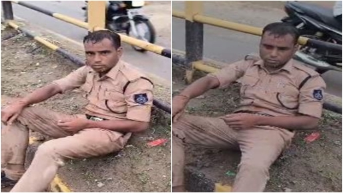 वर्दी में झूम बराबर झूम शराबी, बीच सड़क नशे में धुत पुलिसकर्मी का VIDEO वायरल