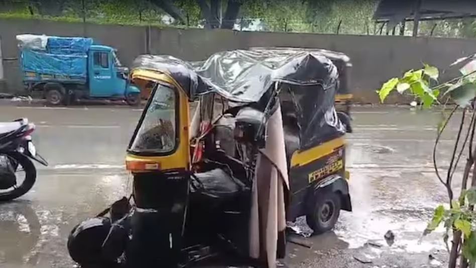 स्कूल के छात्रों से भरी ऑटो पलटी: 2 गंभीर रूप से घायल, 10 छात्र हुए जख्मी