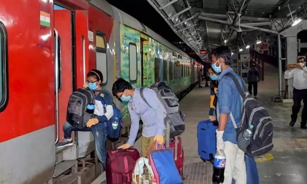 रथ यात्रा 2024 : अब तक की सबसे ज़्यादा स्पेशल ट्रेनें चलाने की योजना, ECoR की सूची देखें, केंद्रपाड़ा से होकर जाने वाली ट्रेनें भी शामिल