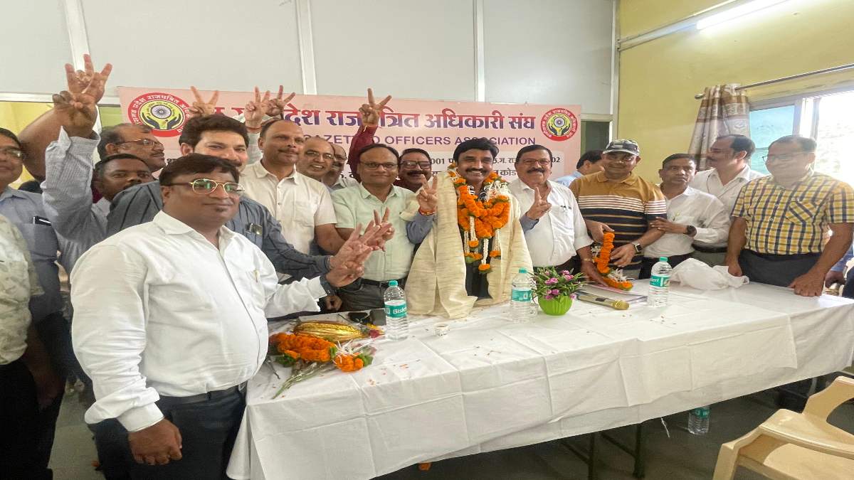 CG BREAKING: छत्तीसगढ़ राजपत्रित अधिकारी संघ के दूसरी बार अध्यक्ष बने कमल वर्मा, निर्विरोध जीते चुनाव…